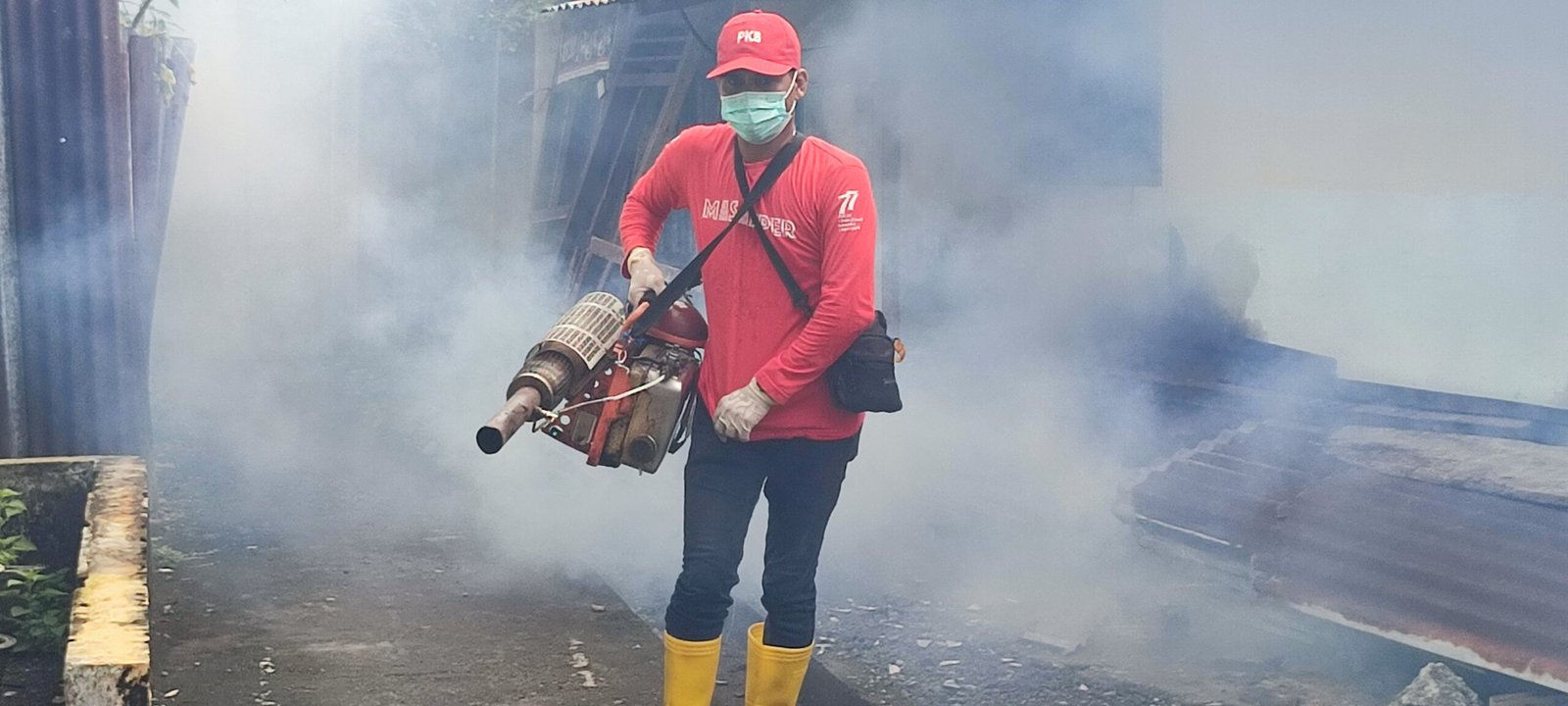 Antisipasi Meluasnya DBD di Petta, Dinas Kesehatan Kab. Sangihe Melakukan Fogging