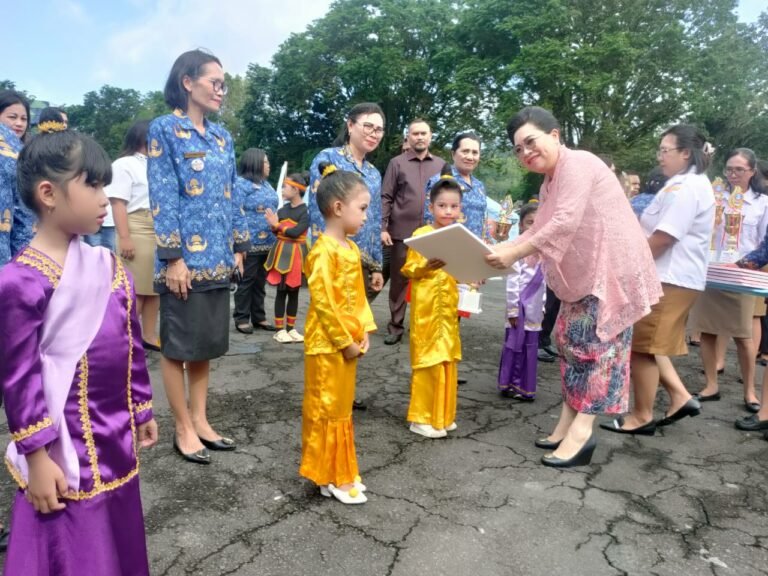 Hari Pendidikan Nasional Dan Hari Otonomi Daerah Ke-28 Tahun Diperingati Sekaligus di Lapangan Santiago Tahuna